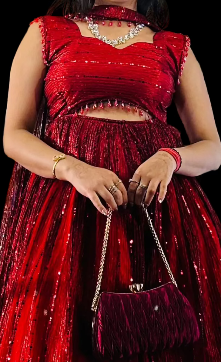 HONEY GLITTERY GLAM GOWN