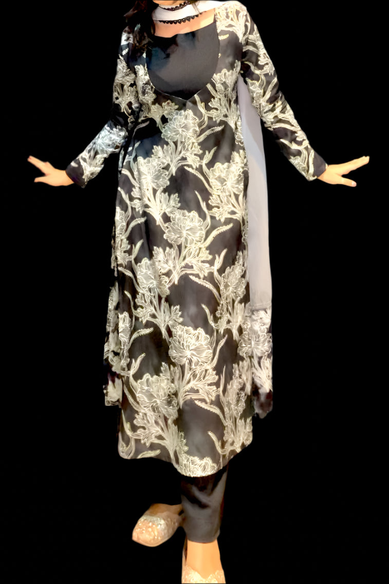 HONEY ALLURE BLACK AND WHITE MODNIC 4 PC SET